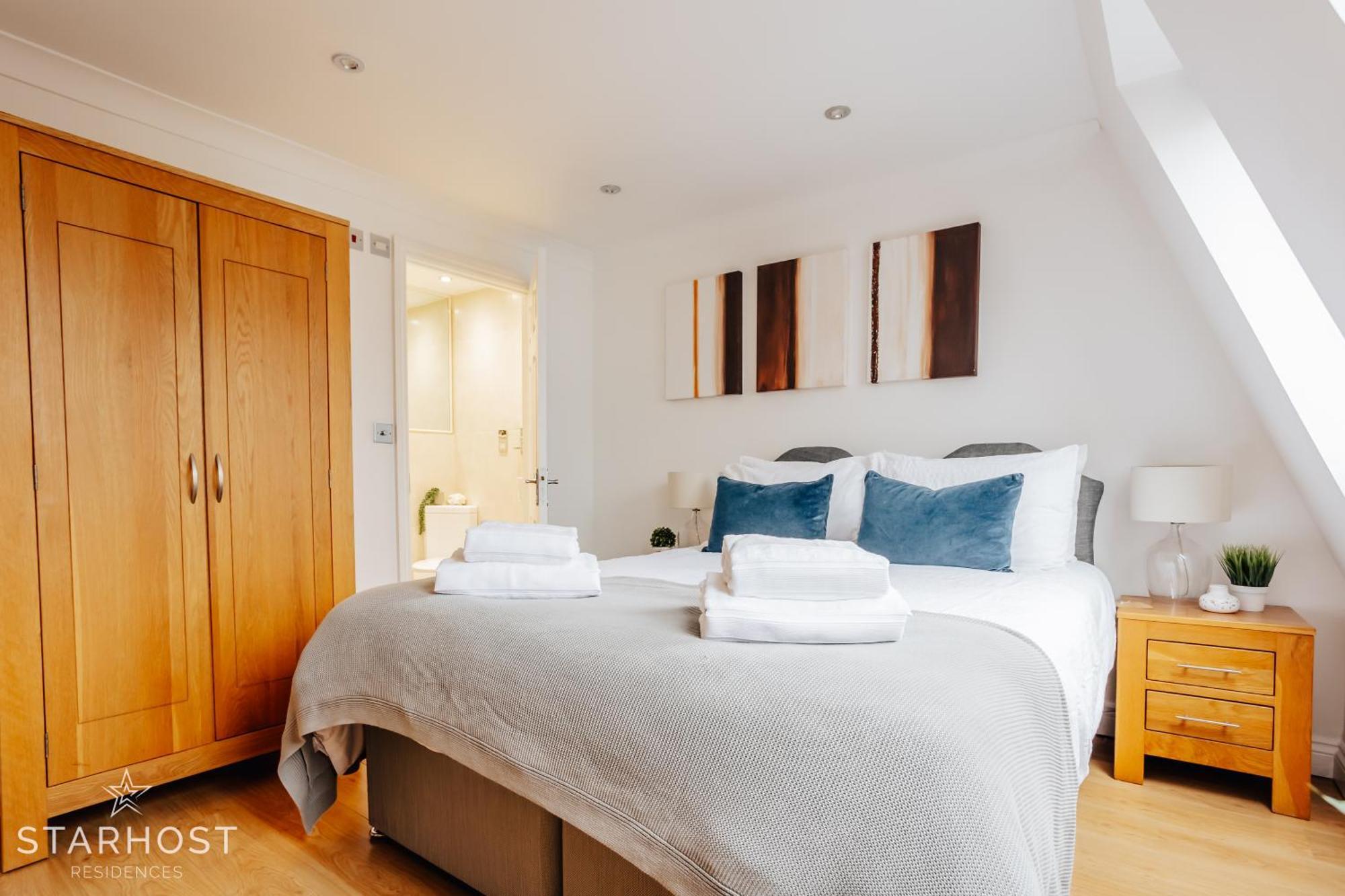 Central 3 Bed Apartment At Regents Court, Newbury Ньюбери Экстерьер фото