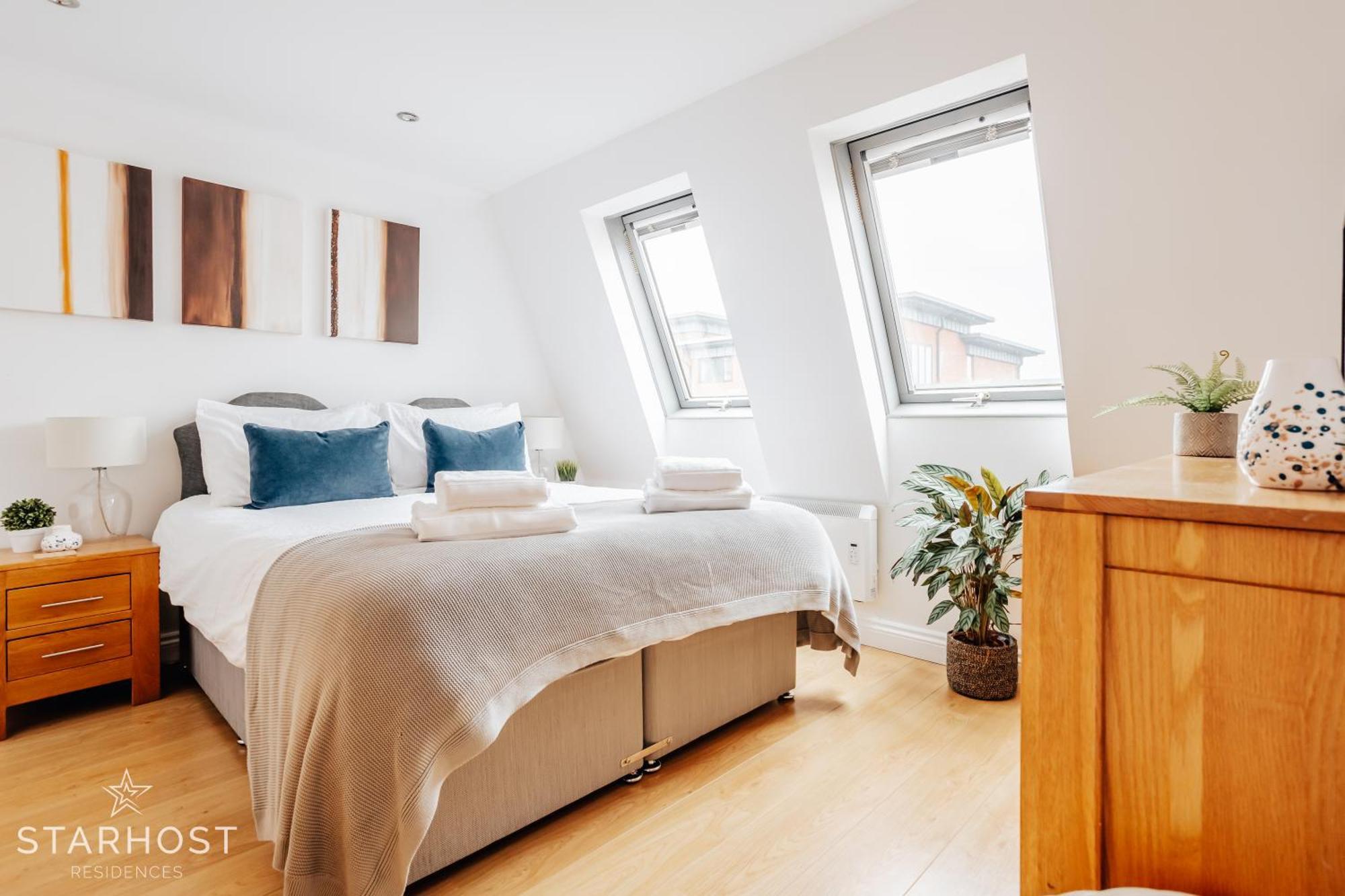 Central 3 Bed Apartment At Regents Court, Newbury Ньюбери Экстерьер фото