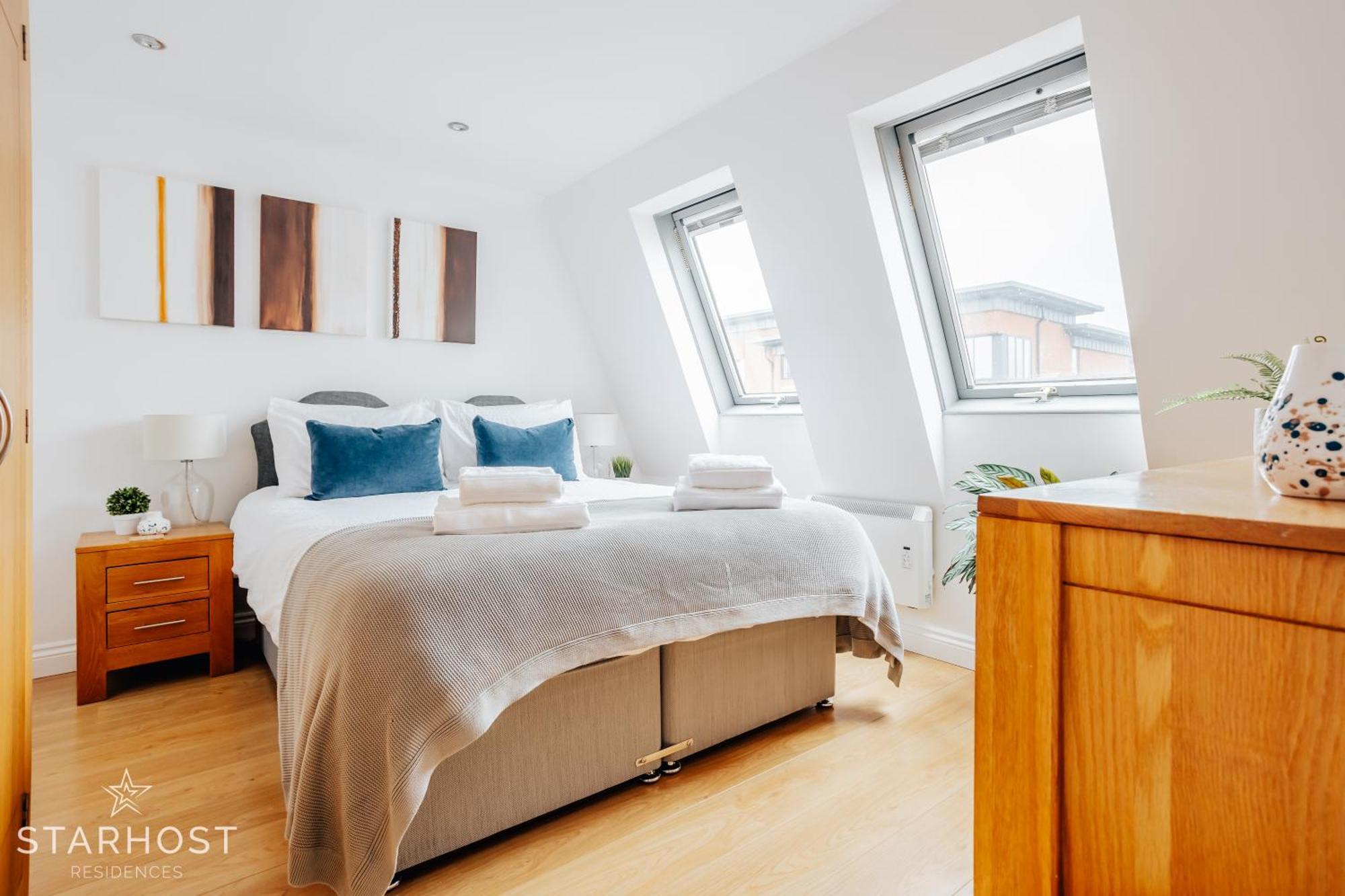 Central 3 Bed Apartment At Regents Court, Newbury Ньюбери Экстерьер фото