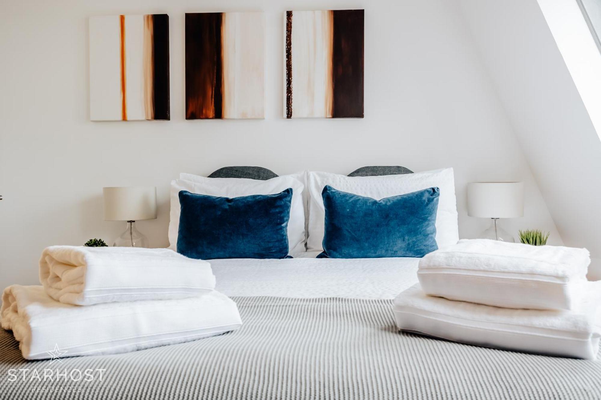 Central 3 Bed Apartment At Regents Court, Newbury Ньюбери Экстерьер фото